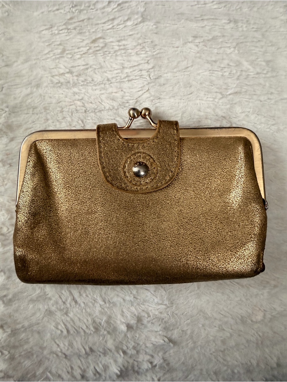 Vintage Rare HOBO Metallic Gold Kiss-Lock Hobo Clutch Wallet